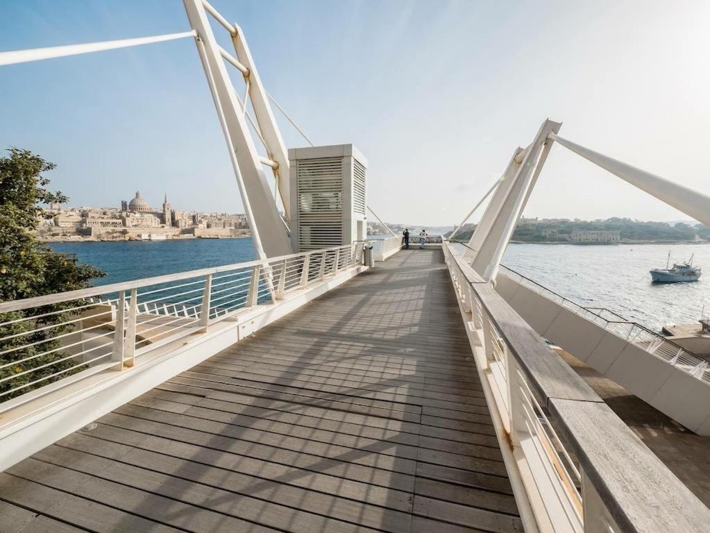 Unbeatable Location Valletta And Harbour Views Apartment Sliema Exterior foto