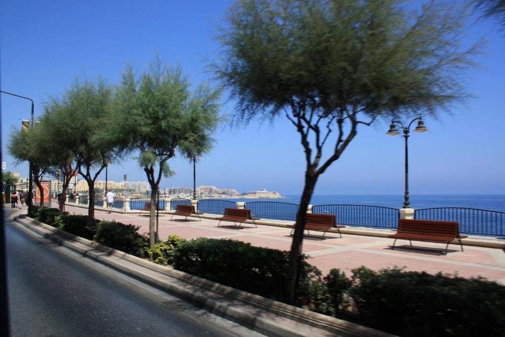 Unbeatable Location Valletta And Harbour Views Apartment Sliema Exterior foto