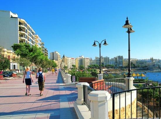 Unbeatable Location Valletta And Harbour Views Apartment Sliema Exterior foto